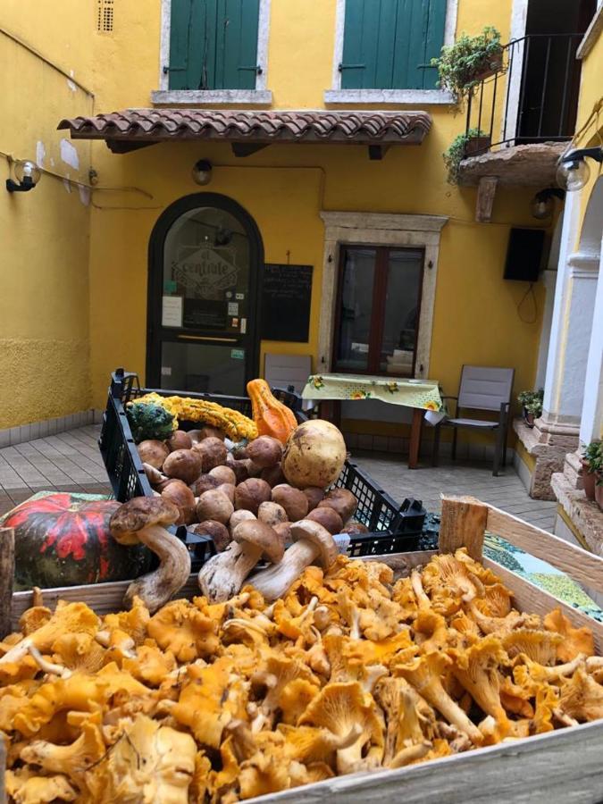 Locanda Al Centrale Caprino Veronese Exteriér fotografie