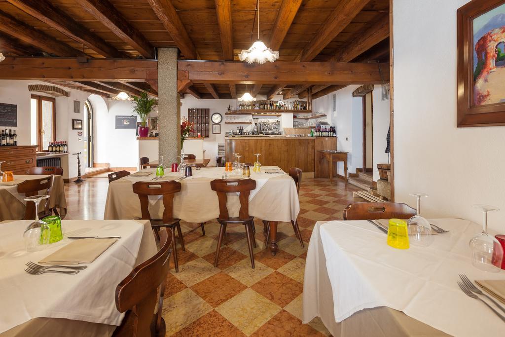 Locanda Al Centrale Caprino Veronese Exteriér fotografie