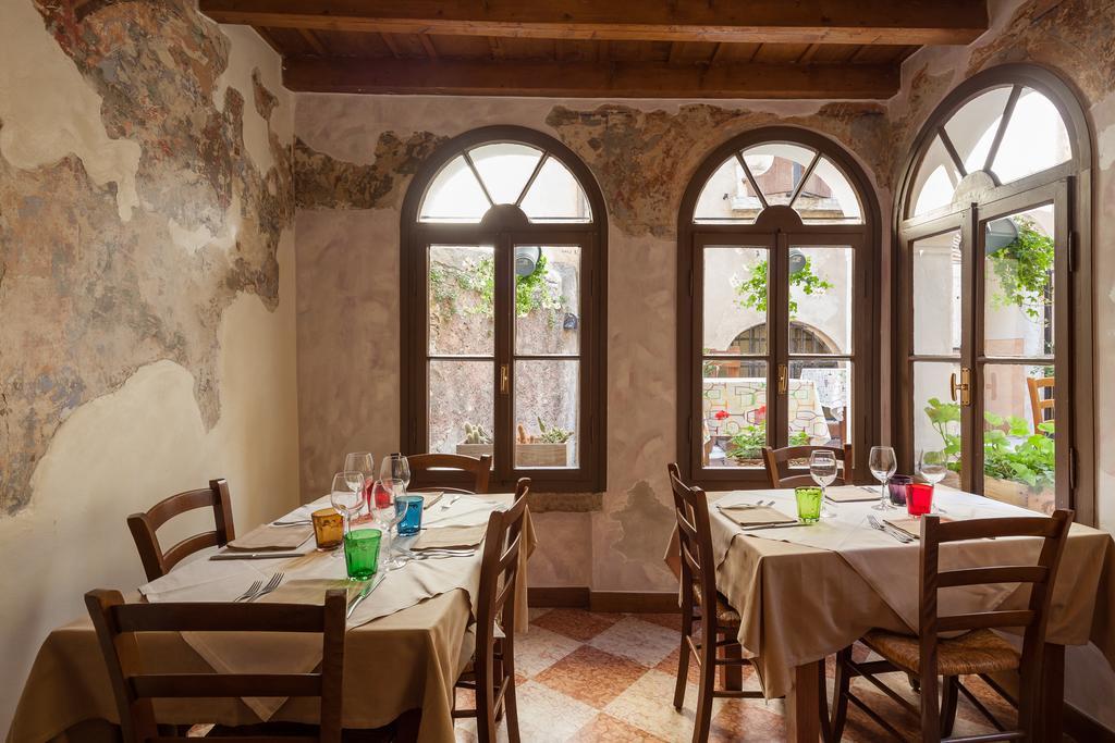 Locanda Al Centrale Caprino Veronese Exteriér fotografie