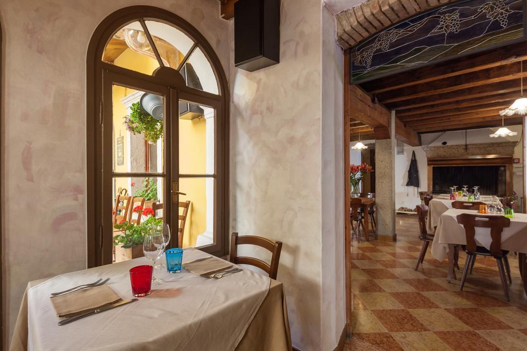 Locanda Al Centrale Caprino Veronese Exteriér fotografie