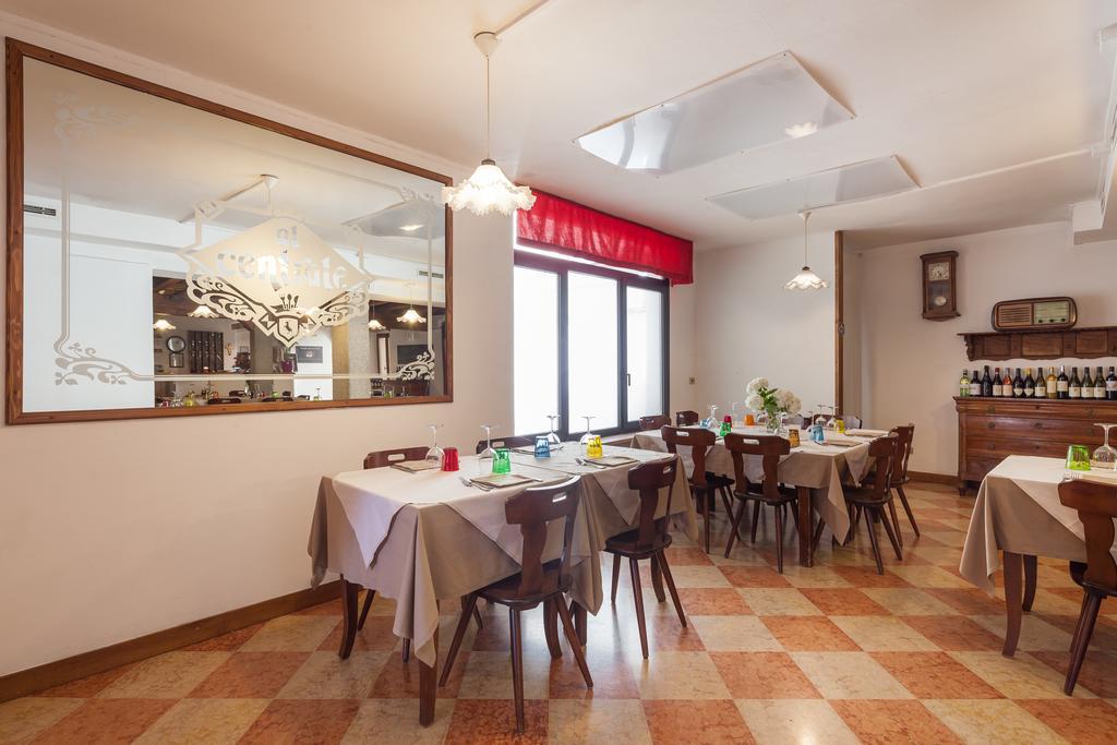 Locanda Al Centrale Caprino Veronese Exteriér fotografie