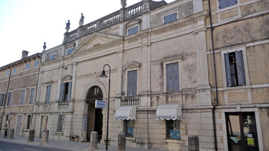 Locanda Al Centrale Caprino Veronese Exteriér fotografie